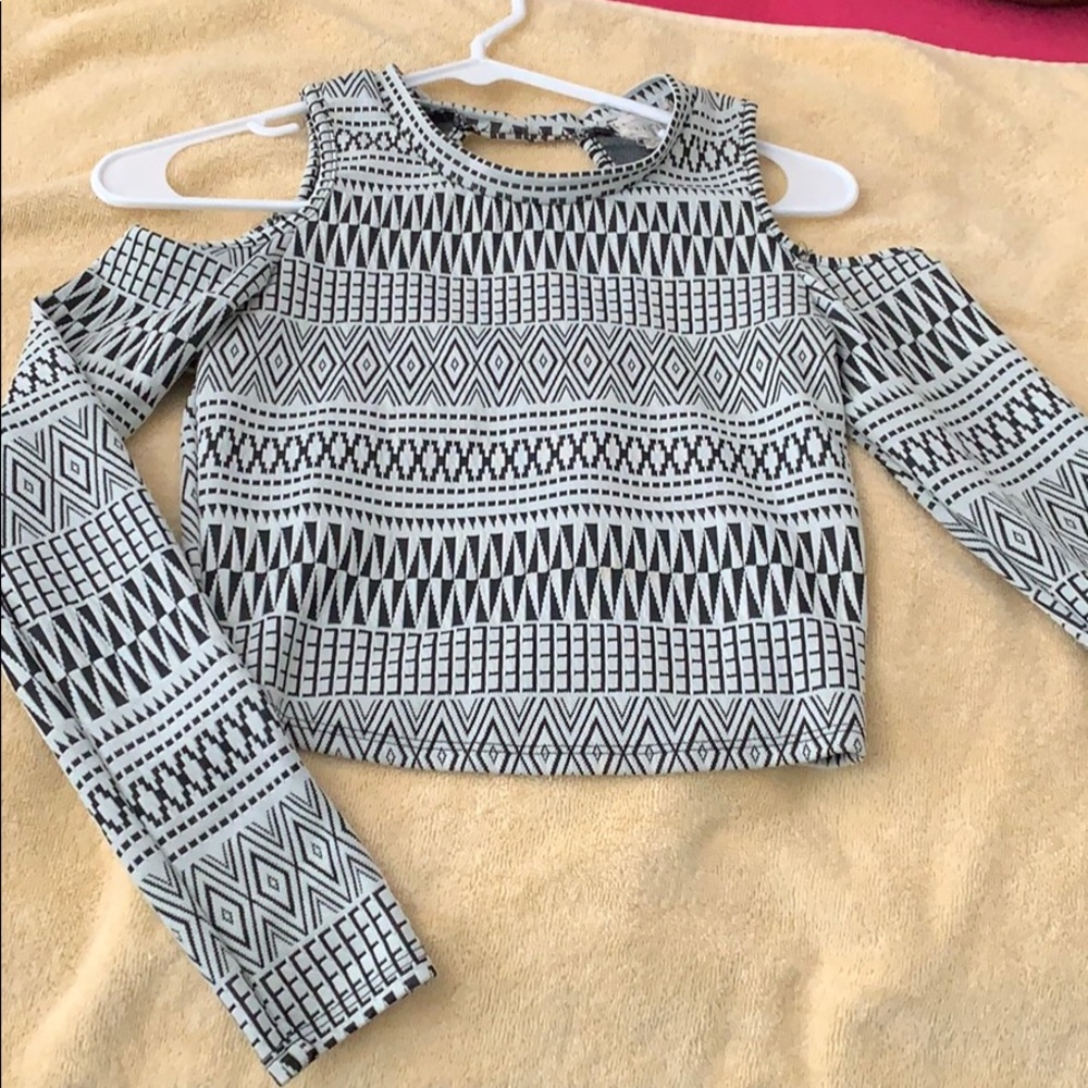 Long sleeve crop top